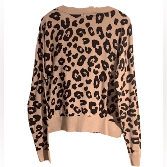 Sanctuary Barely Leopard Print V-Neck Cardigan / Medium - Picture 4 of 15